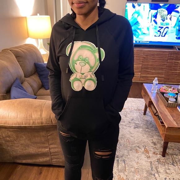 Hoodies - Picture 3 of 4